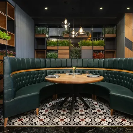 Szálloda Mövenpick 4*
