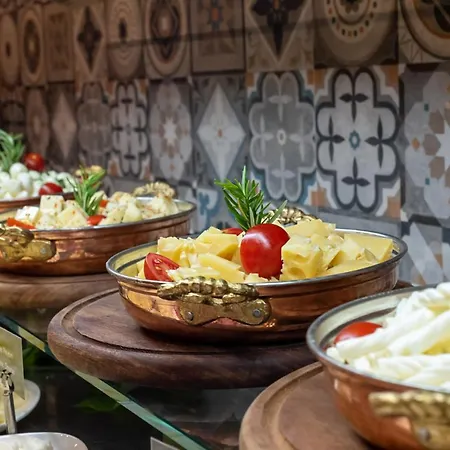 Mövenpick Szálloda 4*